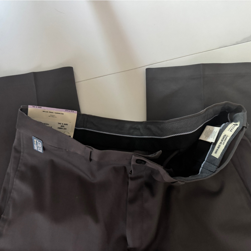 Haggar Flat Front Classic Fit Premium No Iron Khaki